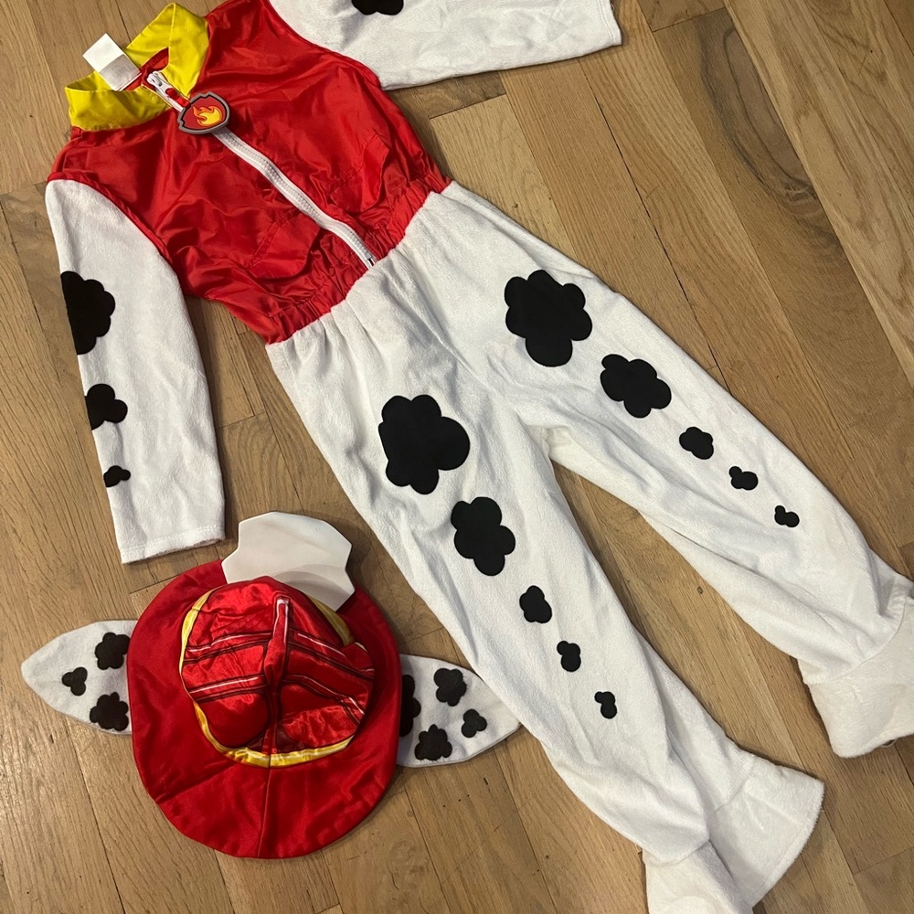Paw patrol Marshall costume - 5-6T. Great condition. Two pieces.